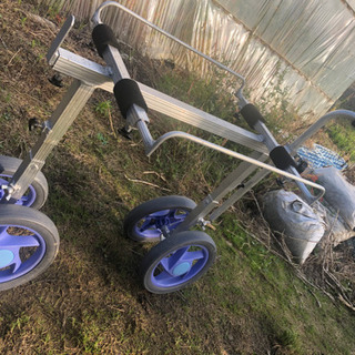 苺を運ぶ台車の画像