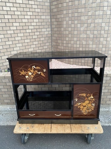 逸品 貴重 素敵な柄♪ 伝統工芸 漆芸 飾り棚 茶棚 煎茶棚 水屋 食器棚 茶道具 箪笥 和家具 民芸 抽斗【東京 直接お引取歓迎】