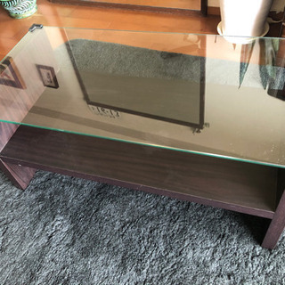 グラストップのサイドテーブルの画像