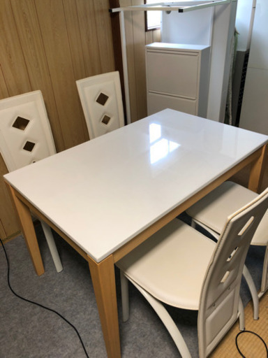 福岡市内送料無料⭐️4人掛けダイニングテーブル