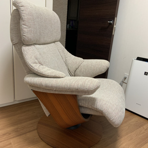 カリモク　ファースト　リクライニングチェアー　オットマン