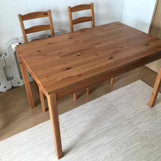 IKEA テーブルと椅子4脚