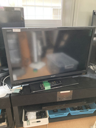 シャープ　32インチ　液晶テレビ