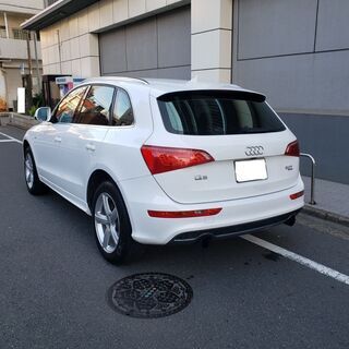 アウディQ5　2.0TクワトロSライン　H23モデル　車検3/12　走行80000ｋ　純正ナビ&フルセグTV&純正サブウーハー　サイド&リヤカメラ　ドラレコ　ハーフレザースポーツシート&専用19AW　ETC　クルコン　キセノンの画像
