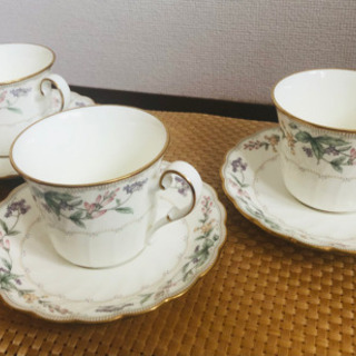 Noritakeノリタケのコーヒーティーカップ３客セットの画像