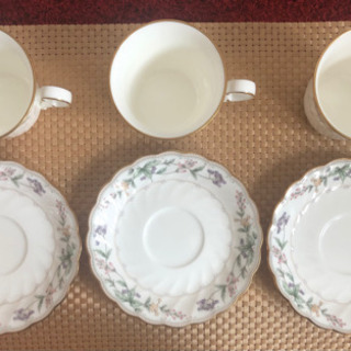 Noritakeノリタケのコーヒーティーカップ３客セットの画像