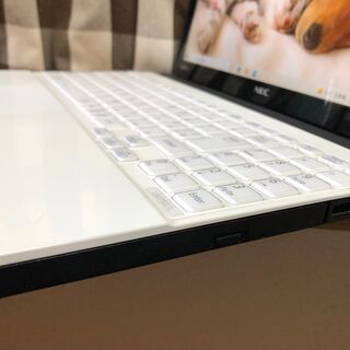 彡Ａランク１３．３インチ・バッテリー＆キーボード新品・超高速ｉ７第三/ＮＥＣ新品ＳＳＤ２４０ＧＢ/エクストラホワイトWin10 64bit/Office2019付/メモリ４GＢ/無線/DVD・ＣＤ再生ソフト付　No.2112001の画像