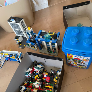 LEGO レゴ青バケツ、ポリス、ブルドーザー、車数台の画像