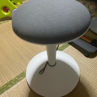 【5月中】 IKEAの回転スツールNILSERIK（ニルスエリク）