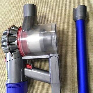【売ります】ダイソン掃除機（dyson v7 fluffy）の画像