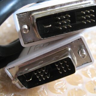 DVI、VGAケーブルの画像
