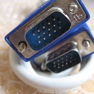 DVI、VGAケーブルの画像