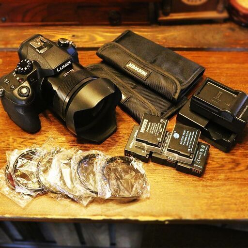 郵送可能)広角一眼レフカメラ+バッテリー+充電器+フィルターセット パナソニック【Lumix】 ４K動画撮影/Wiifi機能/2010万画素/400m望遠/ハイスピード撮影可能/DMC-FZ1000