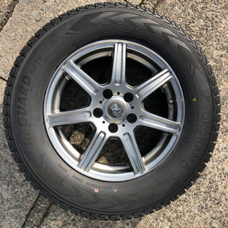 ★セール★スタッドレスタイヤ　215/70R16