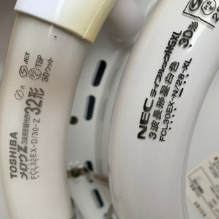 部屋内蛍光灯の画像