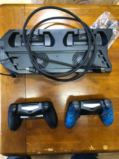 PlayStation4PRO 1TB本体 おまけ付き　CUH7200B