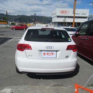 自社で分割で車が買えます。　アウディ　Ａ3の画像