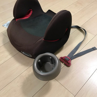 combi製ジュニアシート差し上げます。