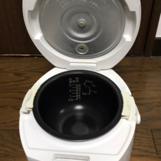 シャープ SHARP KS-H59-W [炊飯器 3合炊き ホワイト系]の画像