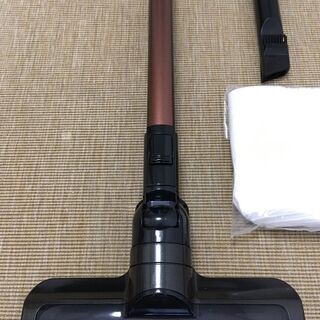 【売ります】アイリスオーヤマ　極細軽量スティッククリーナー IC-SLDC7-B / ブラックの画像