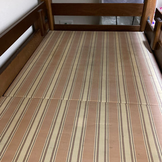 2段ベッドの画像