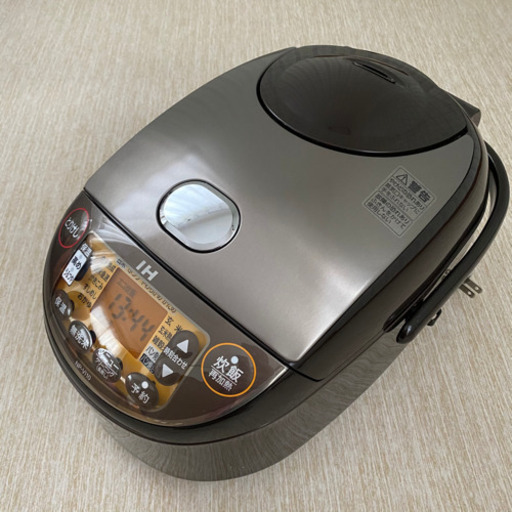 象印 炊飯器 NP-VI10 残り3年弱延長保証あり