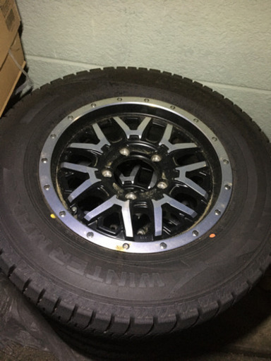ジムニースタッドレス バリ溝 ホイール付き 引き取り限定