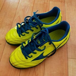 サッカースパイク20cm