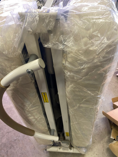 リモコン付き折りたたみベッド