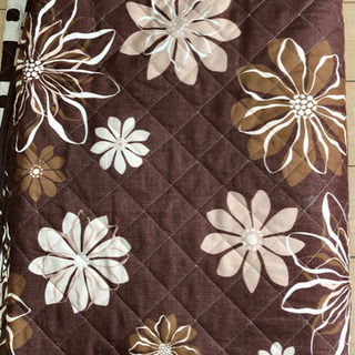 【無料で差し上げます2/2】花柄キルティングカーペット 200c...