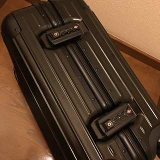 スーツケース