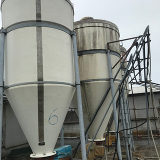 オールステンレス飼料保管ボトルの画像