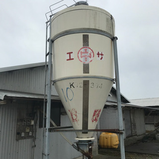 オールステンレス飼料保管ボトルの画像