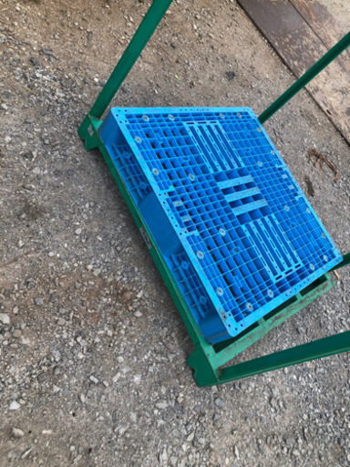 倉庫用パレットの棚正ネステナー