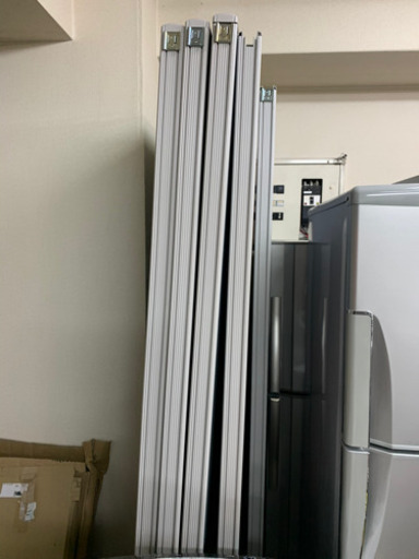 事務所用パーテーション　1万5千円から下げます。