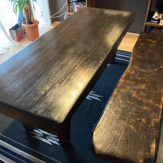 テーブルとイス