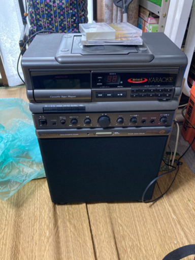 家庭用カラオケ機　Columbia CGK-200