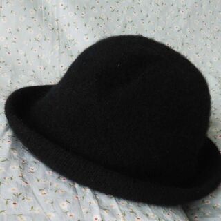 黒ニット帽子の画像