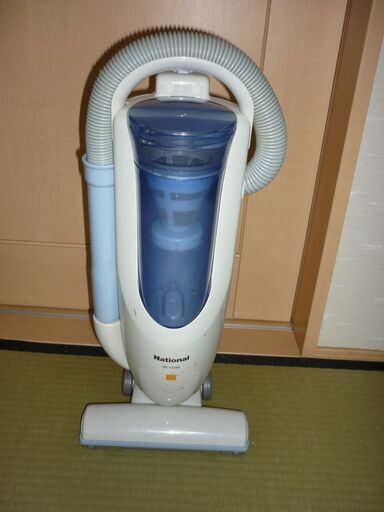 【引き渡し予定】スティック型サイクロン掃除機　National MC-U33A