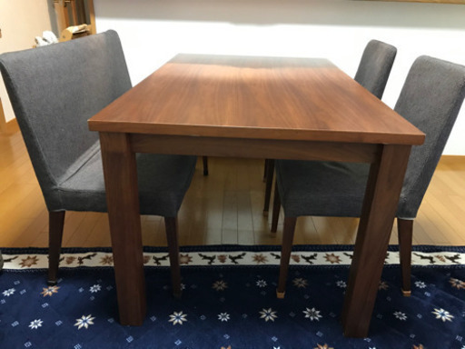 ダイニングテーブル