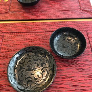 【お譲りします】唐草鹿絵の中皿と取り鉢
