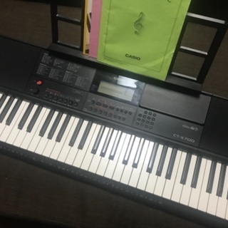 電子キーボード　CASIO CT-X700