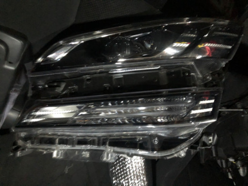 ヴェルファイア30ヘッドライト左右セット