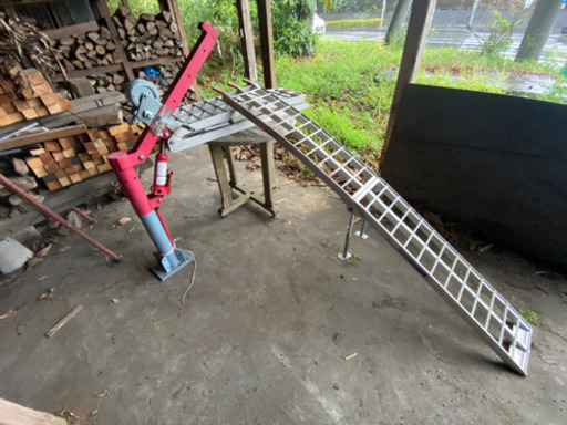 中古アルミラダー　２本　と手動簡易クレーン