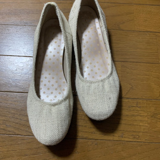 夏に涼しそうな靴