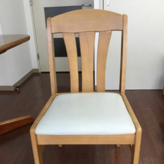 ダイニングテーブル　椅子4つ【お取り引き中】の画像