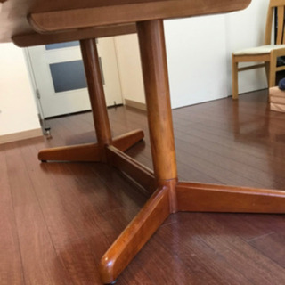 ダイニングテーブル　椅子4つ【お取り引き中】の画像