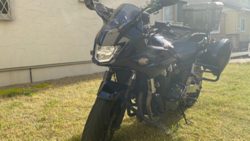 CB1300SB 28年式　白バイではなく黒バイ仕様　純正パニアケース　プロスマンエンジンガード　パニアガード