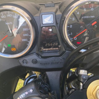 CB1300SB 28年式　白バイではなく黒バイ仕様　純正パニアケース　プロスマンエンジンガード　パニアガードの画像