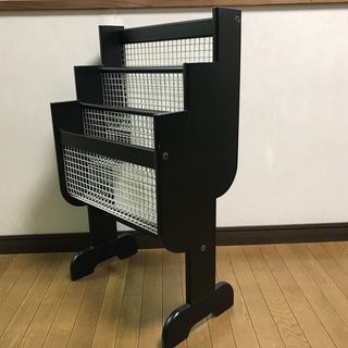 マガジンラック　カリモク？の画像
